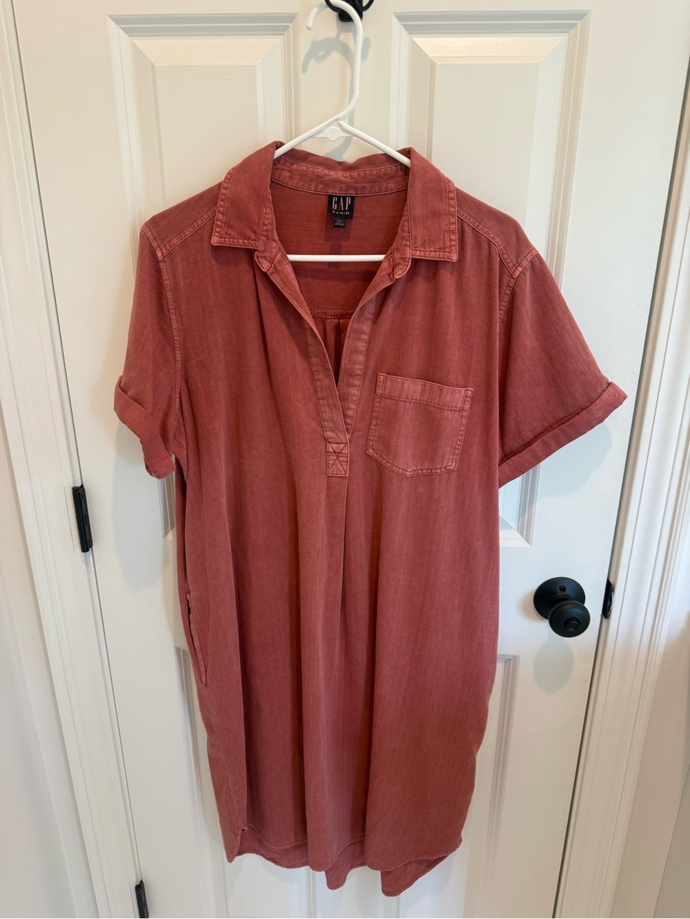 GAP Women’s Washed Brick Red Short-Sleeve Button Down Shirt Dress